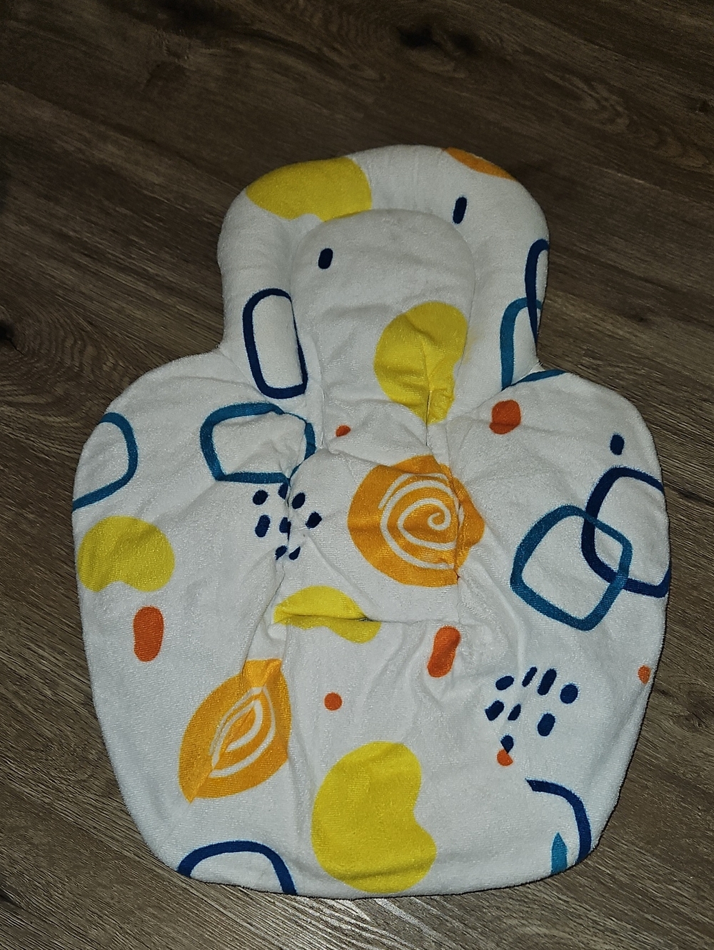 MamaRoo Insert With Harness Slots- Yellow & Blue Pattern; Reversable;